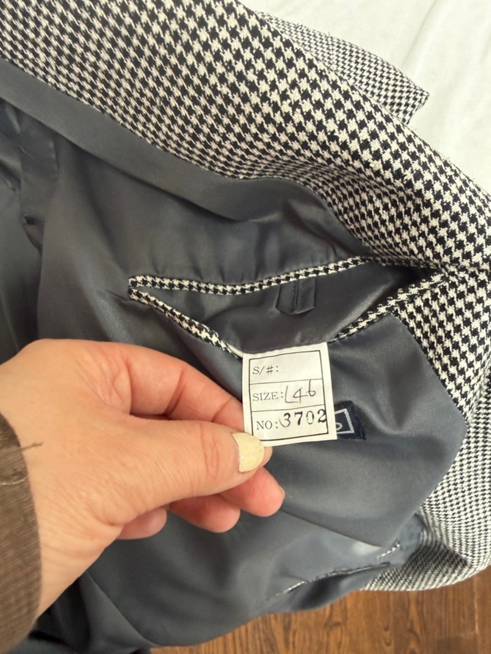 Milton’s silk houndstooth plaid pattern blazer - Picture 4 of 9